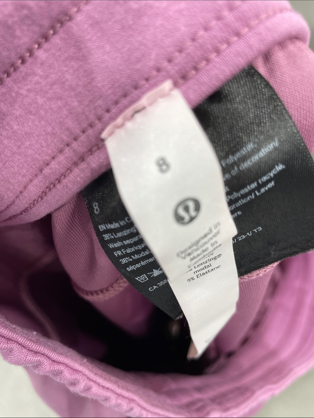 VGUC Lululemon softstreme cropped - Picture 4 of 9